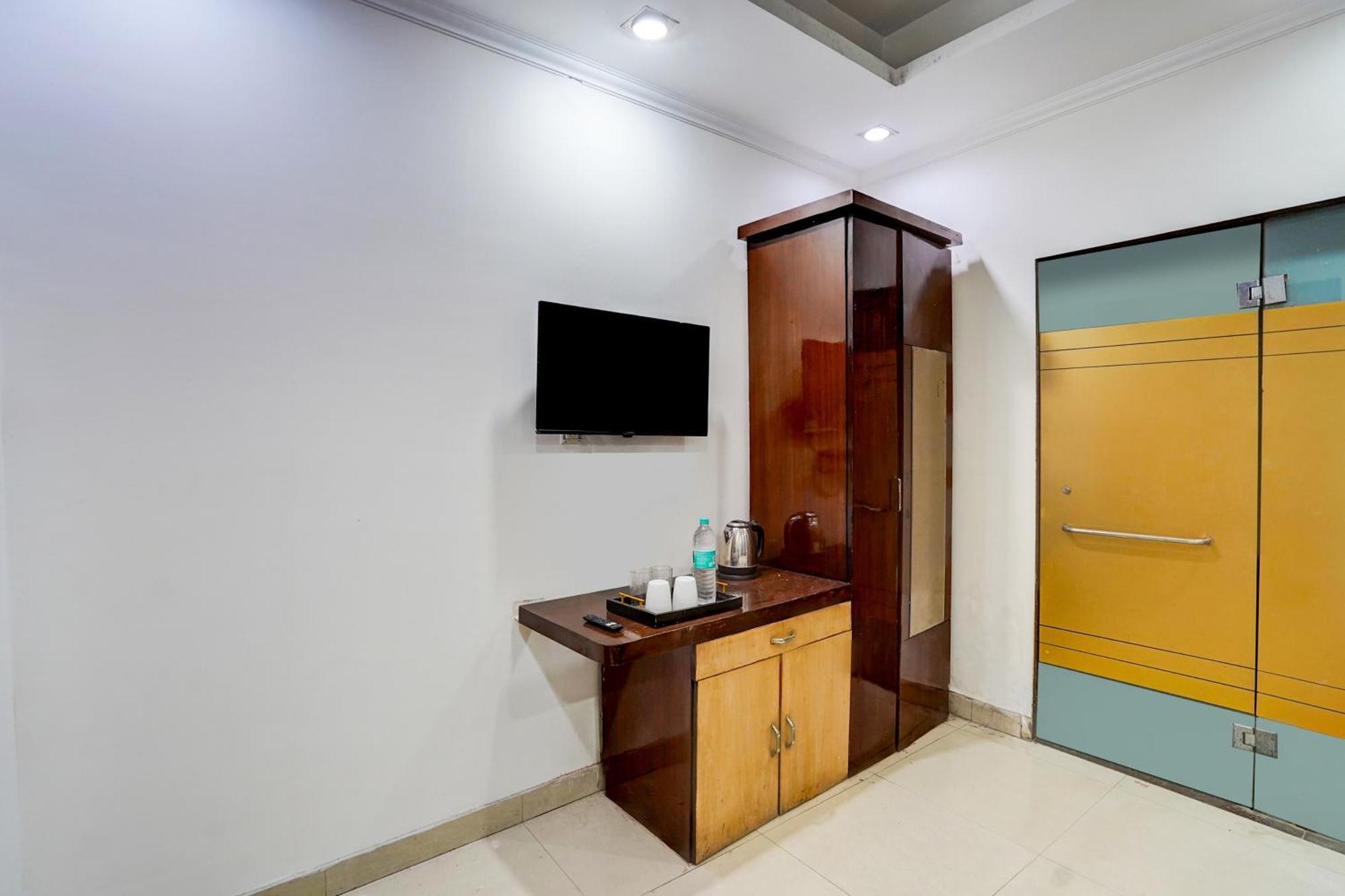 Collection O Sector 5 Ghaziabad Hotel Exterior photo