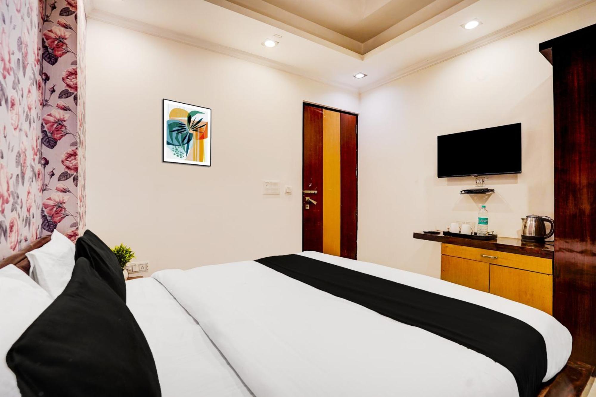 Collection O Sector 5 Ghaziabad Hotel Exterior photo