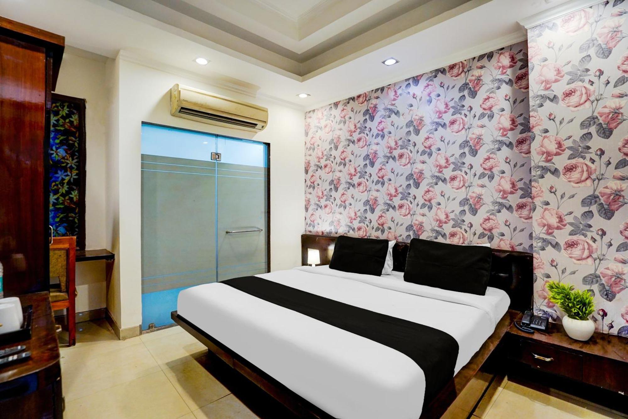 Collection O Sector 5 Ghaziabad Hotel Exterior photo