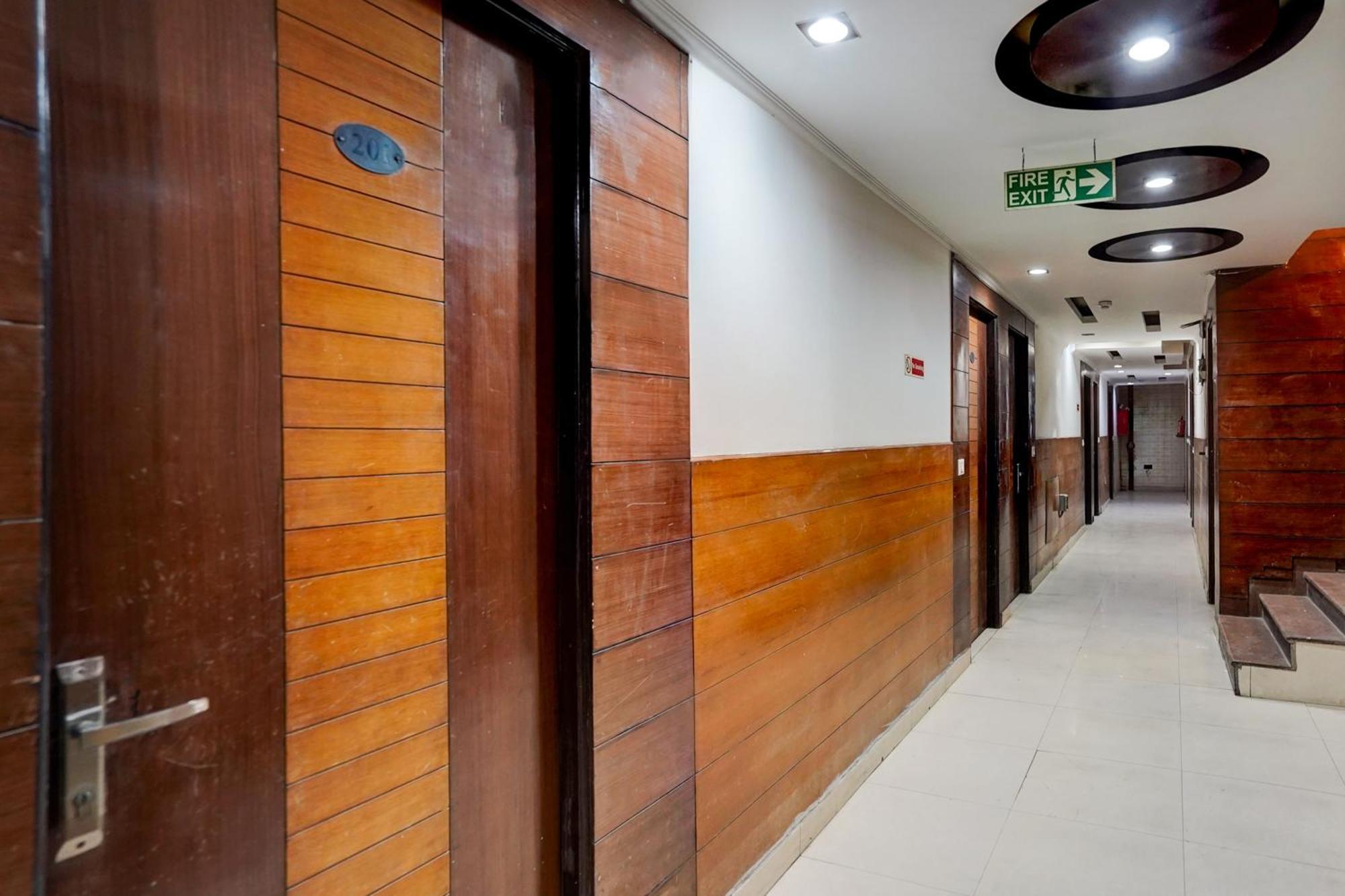 Collection O Sector 5 Ghaziabad Hotel Exterior photo